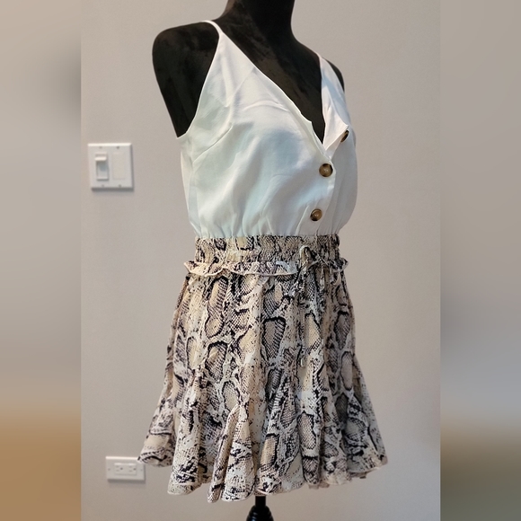 NEW MainStrip ROMPER DRESS * Santura Snake Print Ruffle Large NWT - Picture 6 of 16